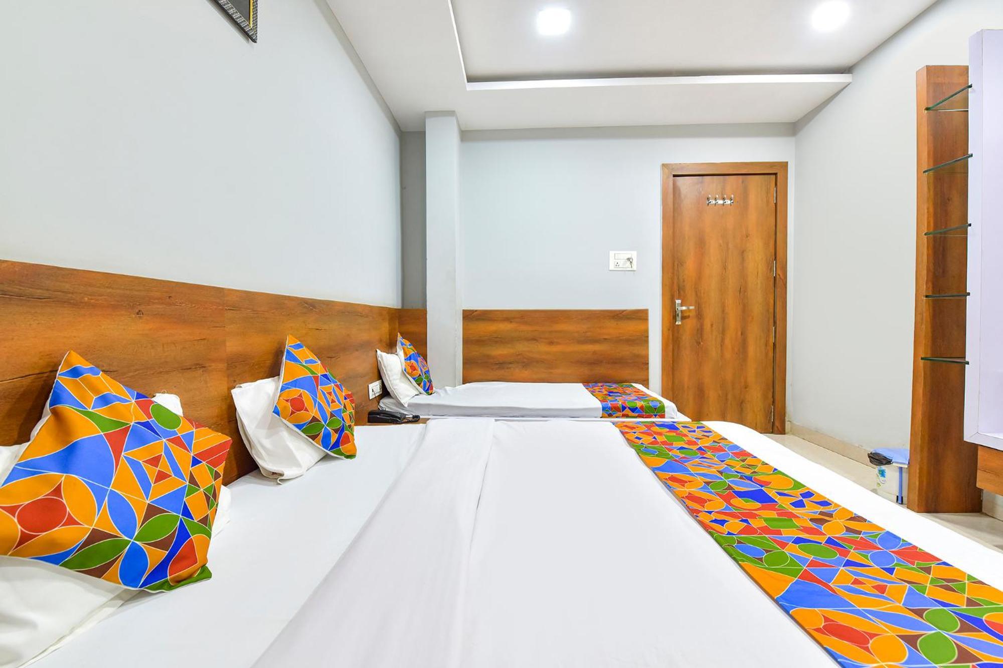 Fabhotel Raghumani Palace Ujjain Ngoại thất bức ảnh