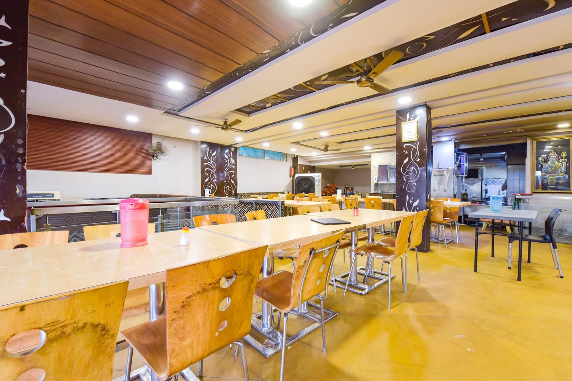 Fabhotel Raghumani Palace Ujjain Ngoại thất bức ảnh