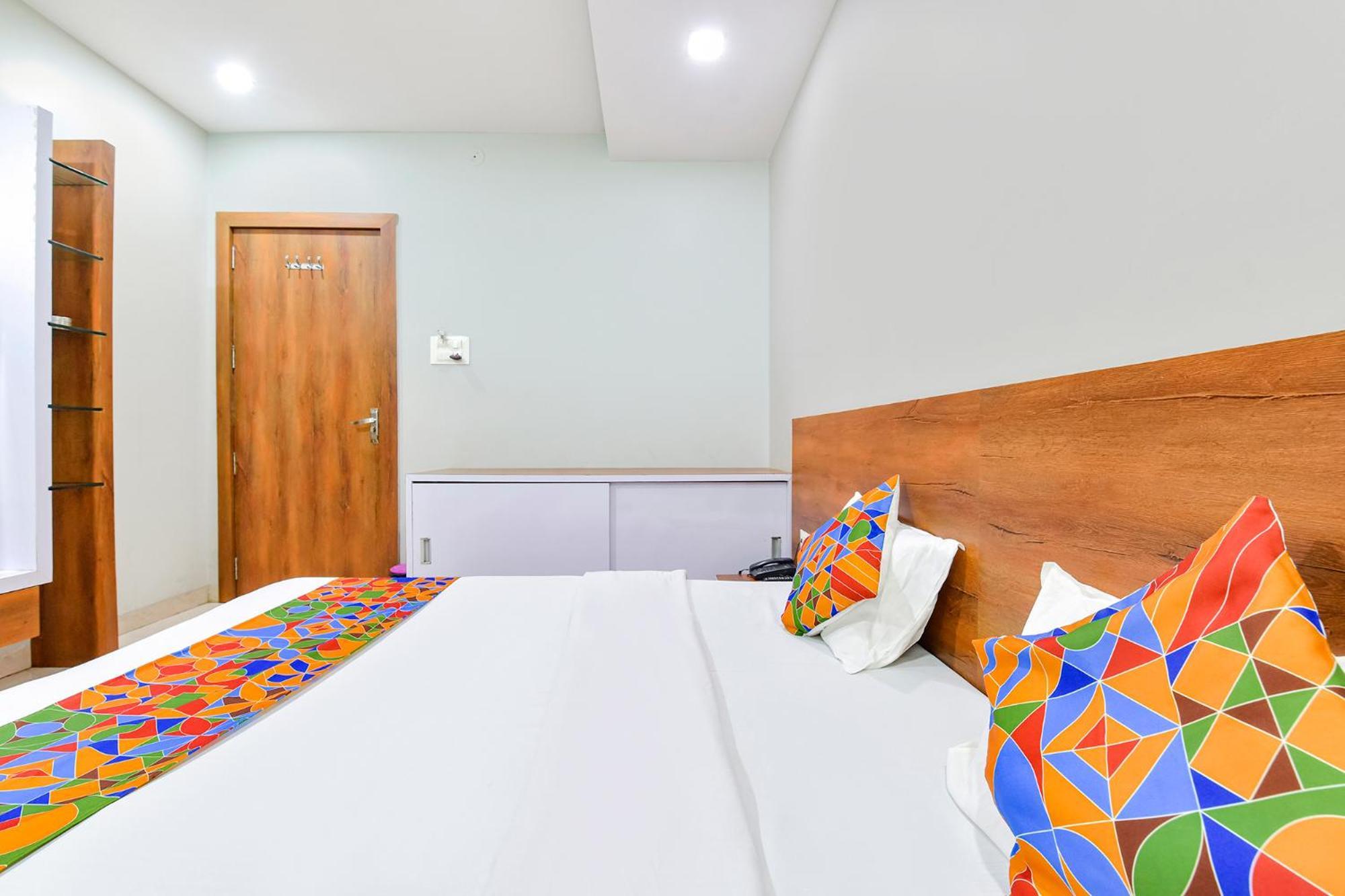 Fabhotel Raghumani Palace Ujjain Ngoại thất bức ảnh