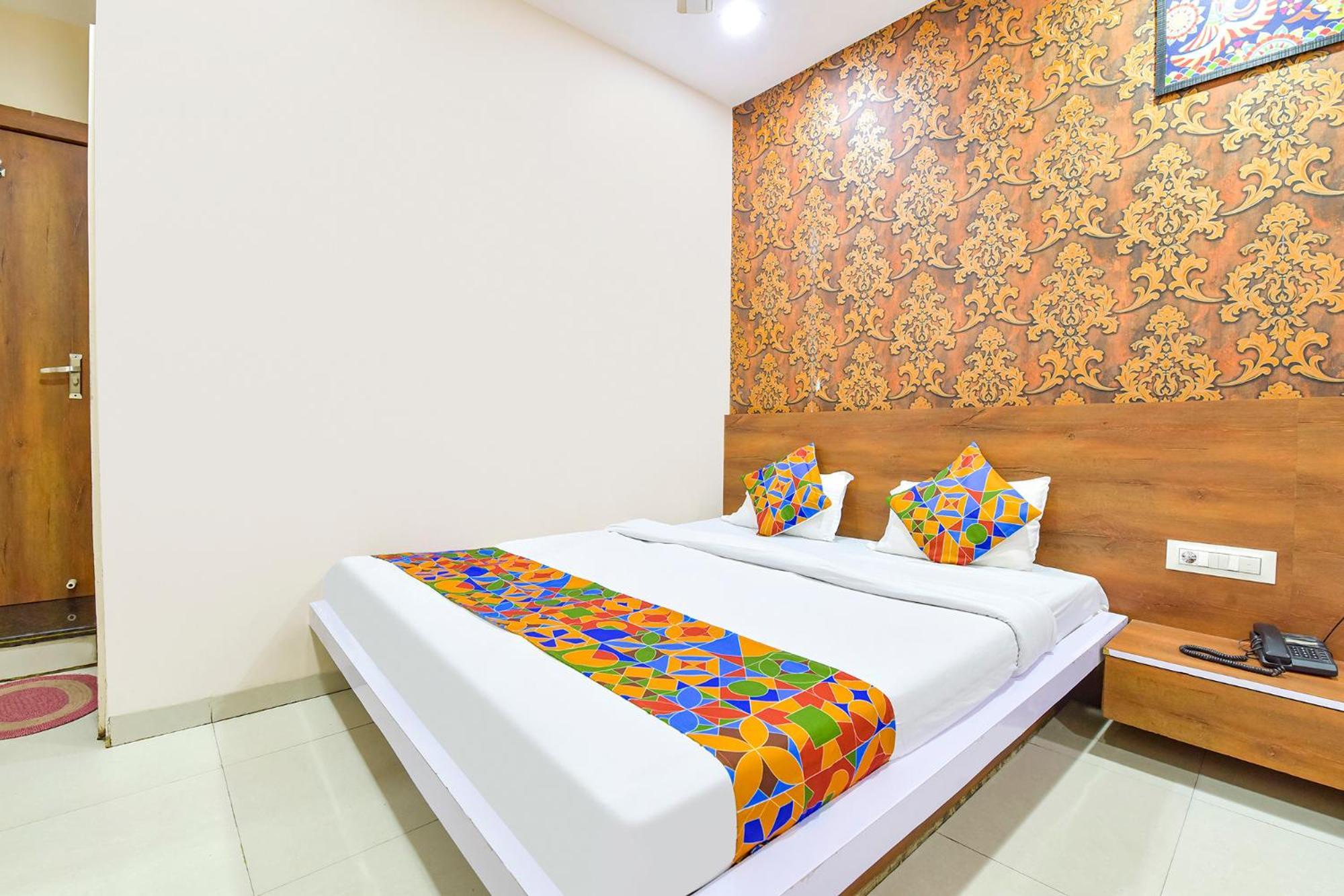 Fabhotel Raghumani Palace Ujjain Ngoại thất bức ảnh